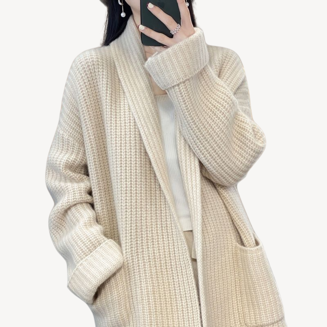 VogeLuxe | Veste pull en maille à col V pour femme 1