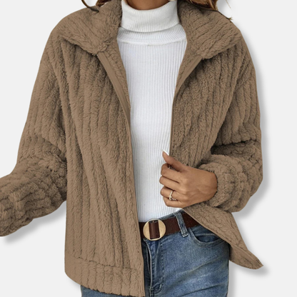 VogeLuxe | Veste zippée en sherpa confortable pour femme 4