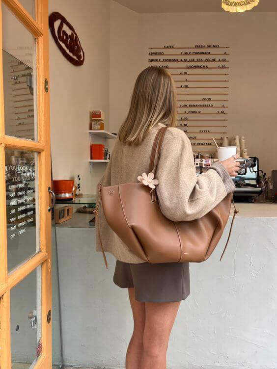 Sac à main grande capacité femme élégant et fonctionnel