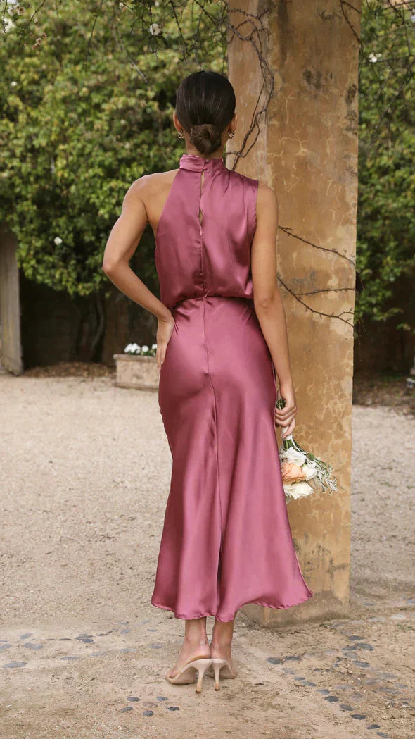 Robe Féminine Mi-Longue avec Col En V et Décolleté Plissé