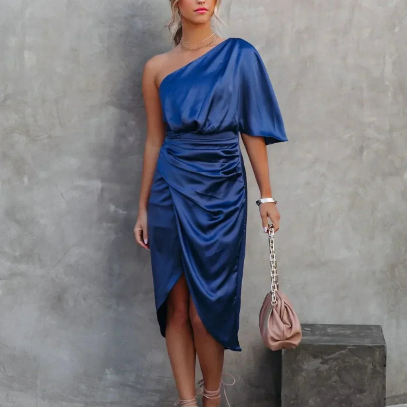 Robe femme épaule nue mini en jersey élégant