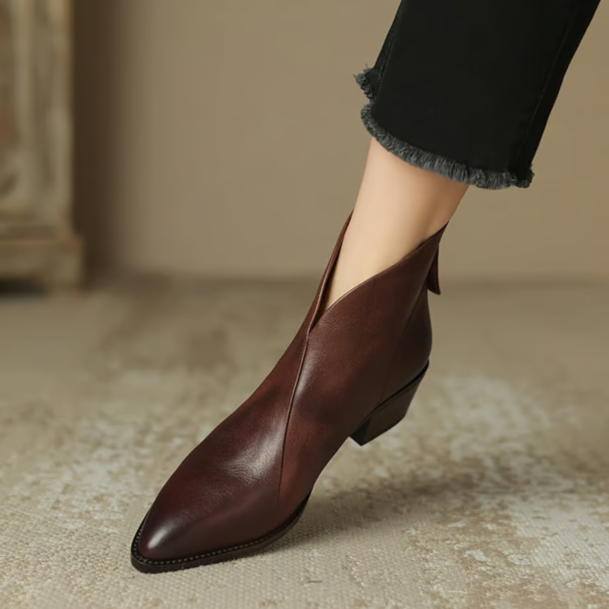 Bottine Femme Élégante en Cuir avec Talon Bloc