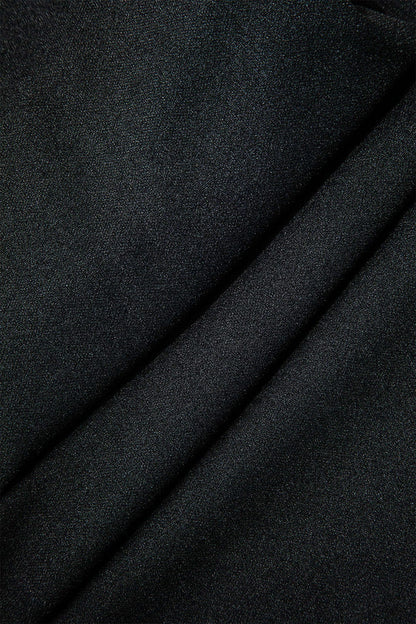 Robe Noire Élégante avec Ceinture en Or