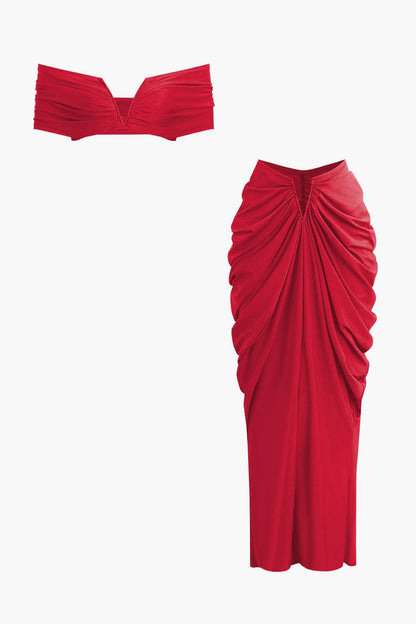 Robe Cocktail Épaules Découvertes avec Drapage Élégant