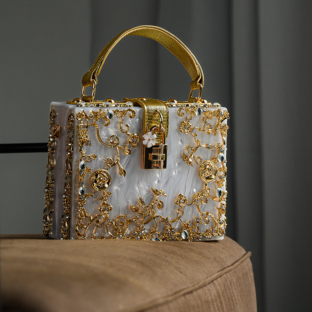 Sac de Soirée En Acrylique Bleu Ciel avec Décor Or Baroque