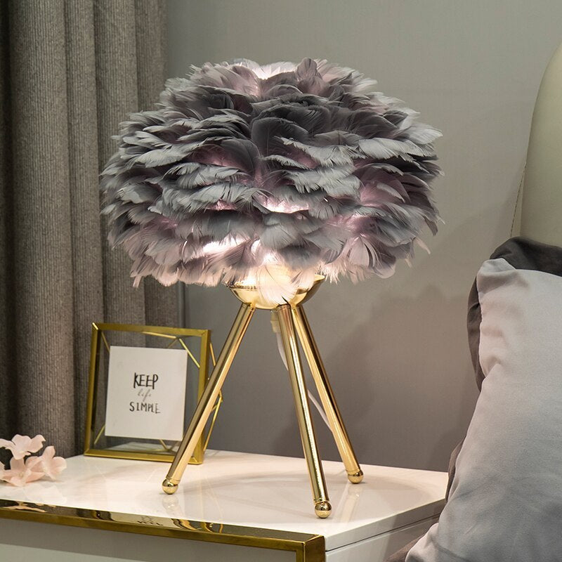 Lampe de Bureau Design avec Abat-Jour - Pied Doré et Lumière Chaude
