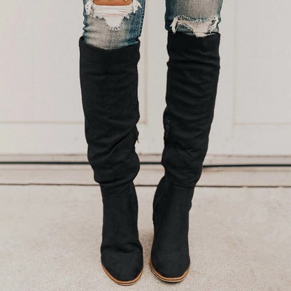 Bottes Femmes Hiver à Talons Plats et Chaussures Tendance