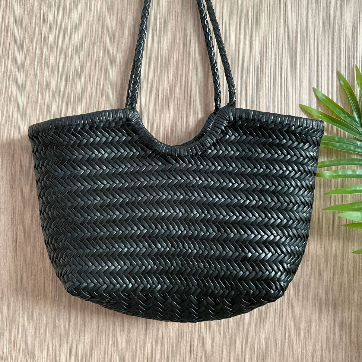 Sac à main en cuir tressé rustique et élégant