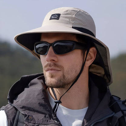 Chapeau de randonnée léger avec protection nuque → Casquette de marche légère avec couvre-nuque
