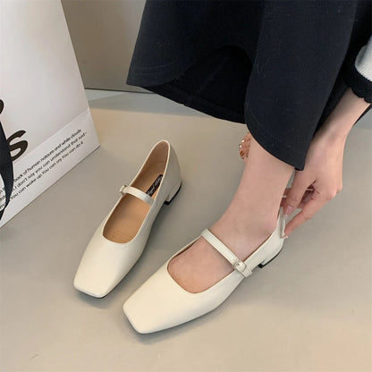 Chaussures à Talon Bas pour Femmes : Confort et Élégance Quotidienne
