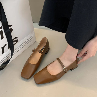 Chaussures à Talon Bas pour Femmes : Confort et Élégance Quotidienne