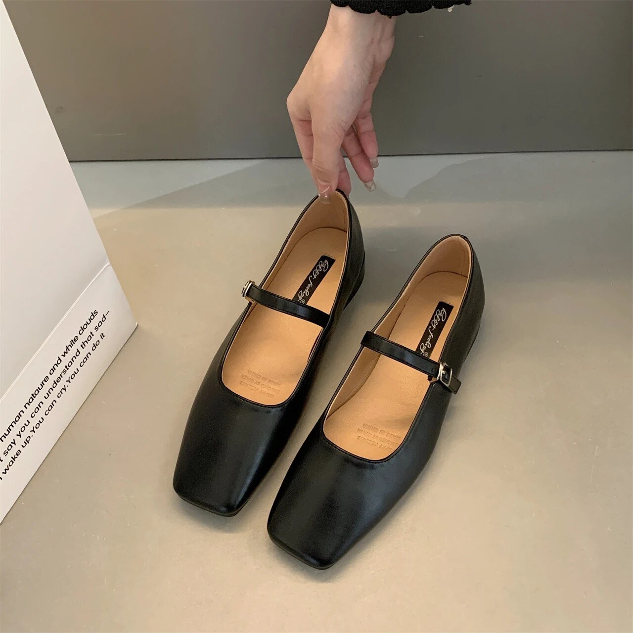 Chaussures à Talon Bas pour Femmes : Confort et Élégance Quotidienne - PanierRoyale