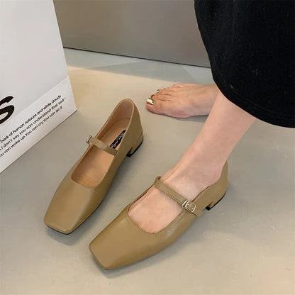 Chaussures à Talon Bas pour Femmes : Confort et Élégance Quotidienne