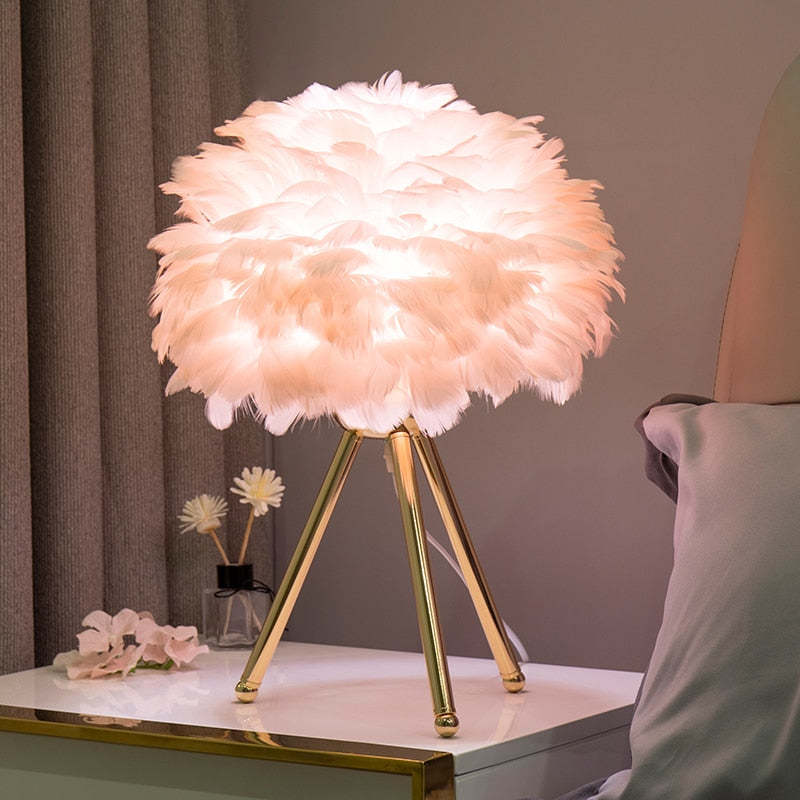 Lampe de Bureau Design avec Abat-Jour - Pied Doré et Lumière Chaude
