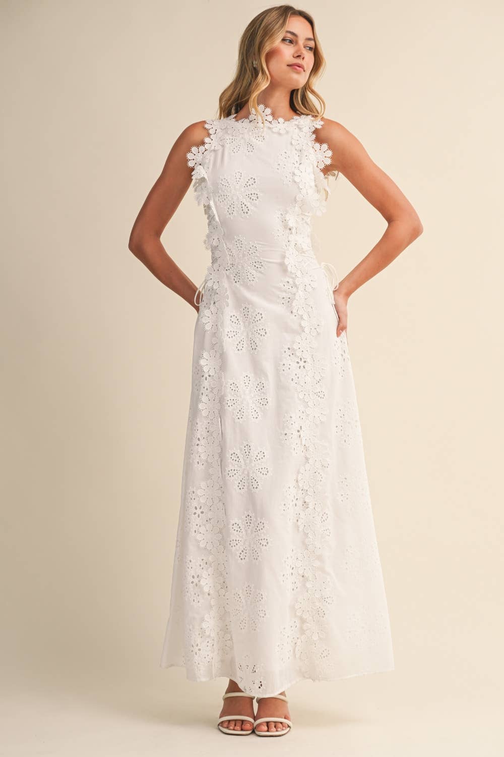 Robe maxi Femme Broderie Fleurie Dentelle Coupe Fluide