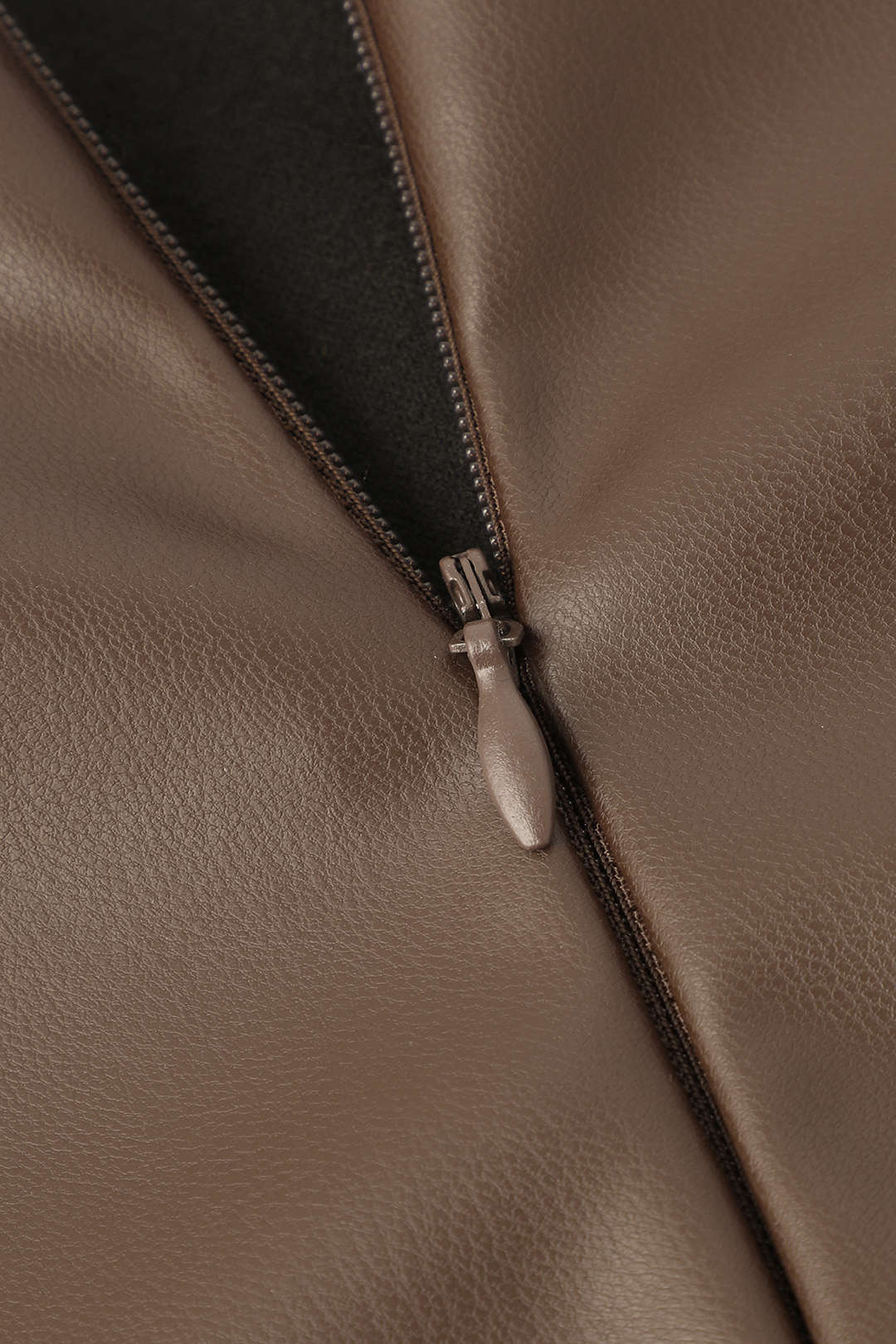 Jupe en Cuir Synthétique Asymétrique Mi-Longue