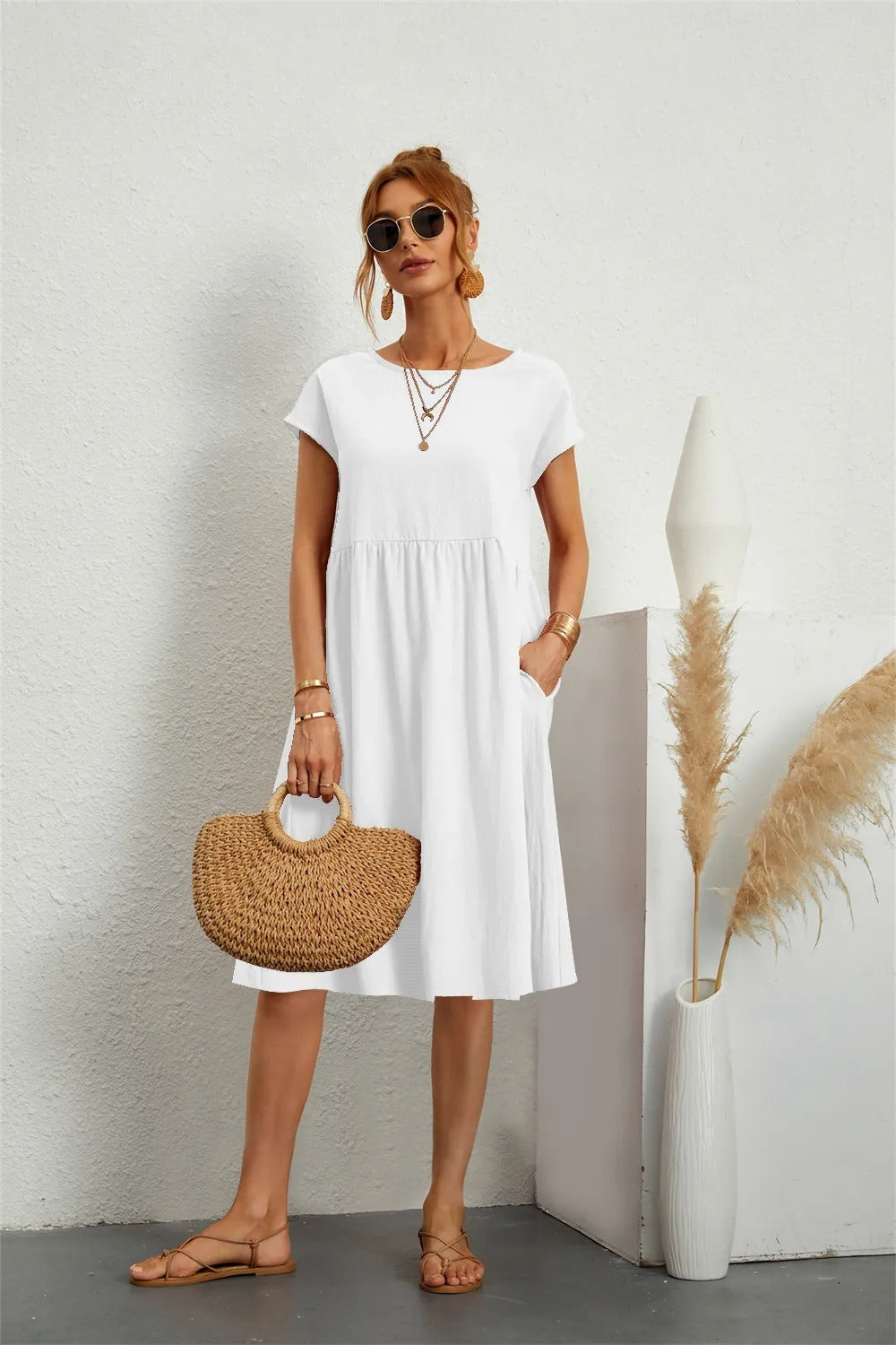 Robe Femme Élégante Longue avec Ceinture et Détails Féminins