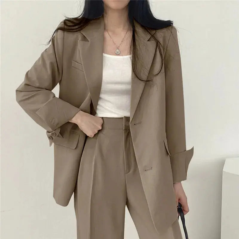 Athena | Einfarbiges Blazer- und gerade geschnittenes Hosen-Set für Damen Zendoo.de
