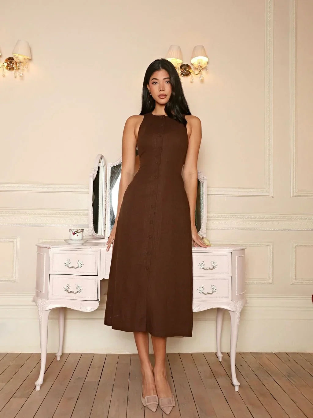 Robe Linen Brune sans Manches Mi-Longueur Élégante