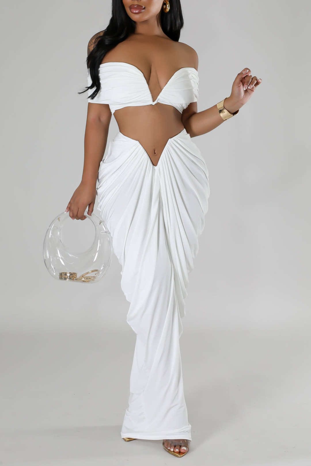 Robe Cocktail Épaules Découvertes avec Drapage Élégant