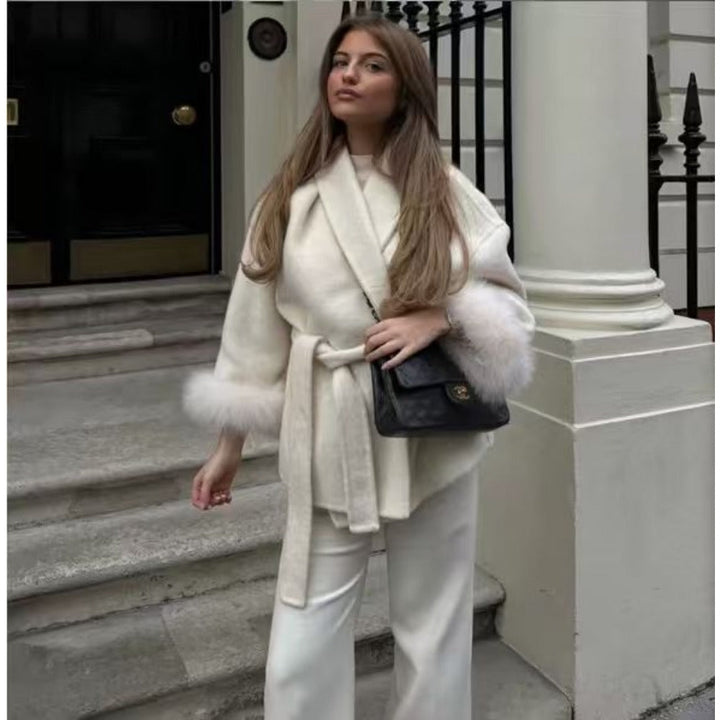 Manteau Élégant à Ceinture et Manches Fourrées - vue 8