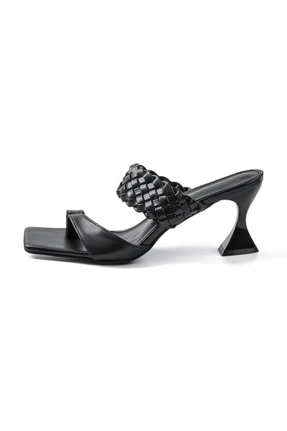 Sandales à talons hauts avec sangles tressées