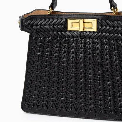 Sac à Main Tressé Élégant avec Fermeture Tourne et Détails Dorés