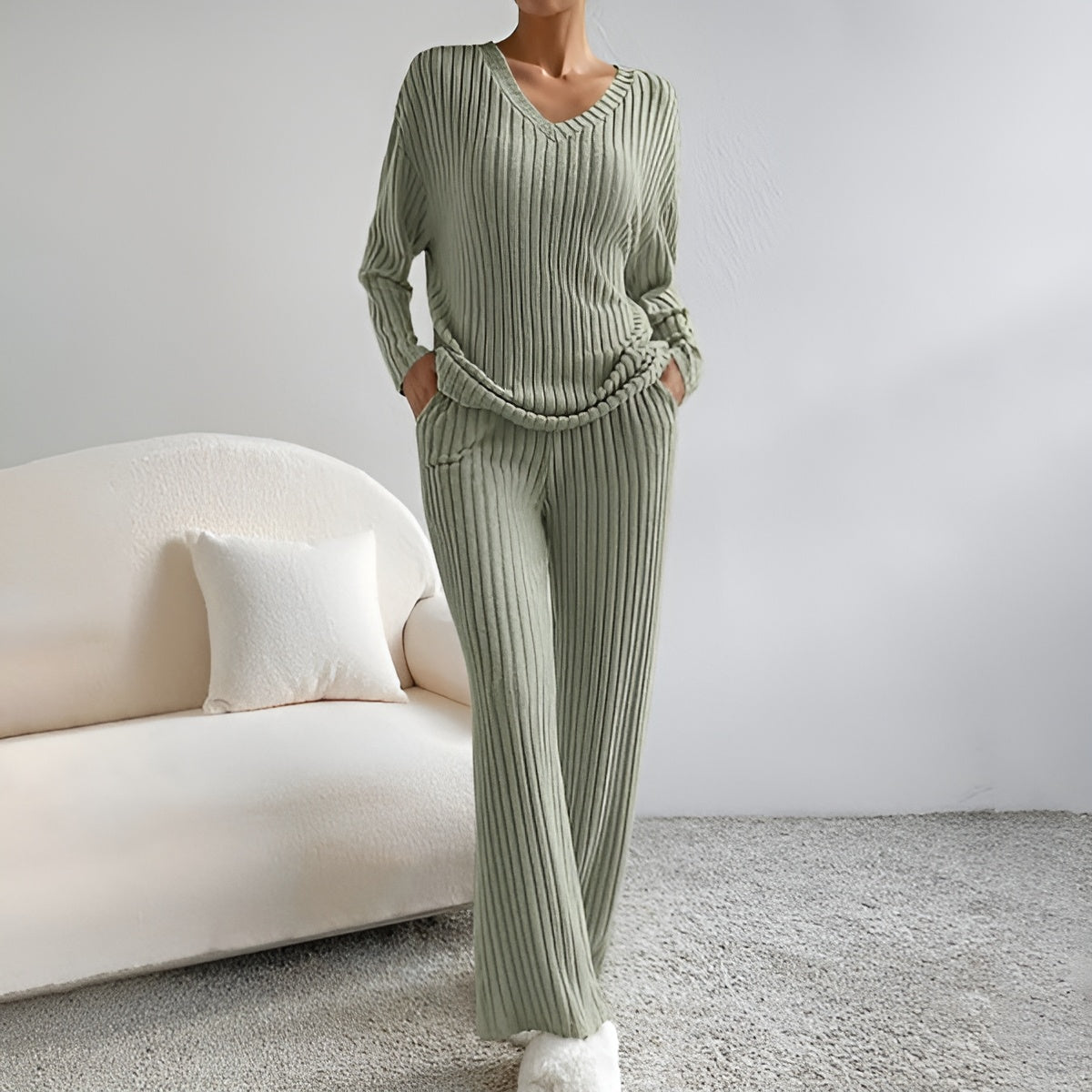 Tenue Hiver Femme : Pull et Pantalon en Laine Chaude