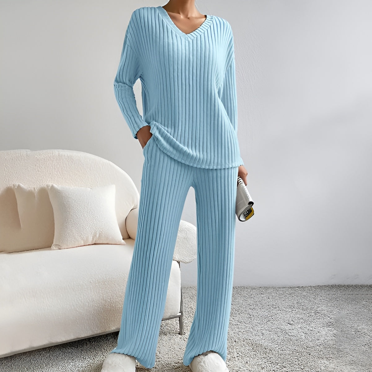 Tenue Hiver Femme : Pull et Pantalon en Laine Chaude