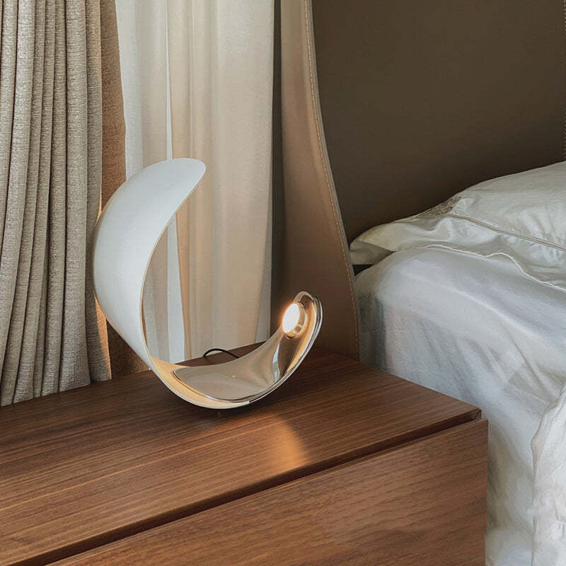 Lampe de Table LED Design en Forme de Croissant