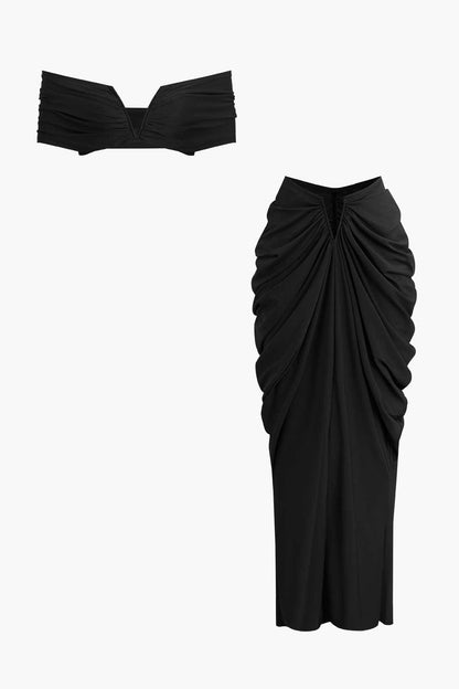 Robe Cocktail Épaules Découvertes avec Drapage Élégant