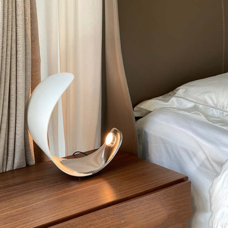 Lampe de Table LED Design en Forme de Croissant