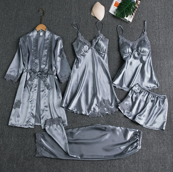 Pyjama femme en soie douce et légère