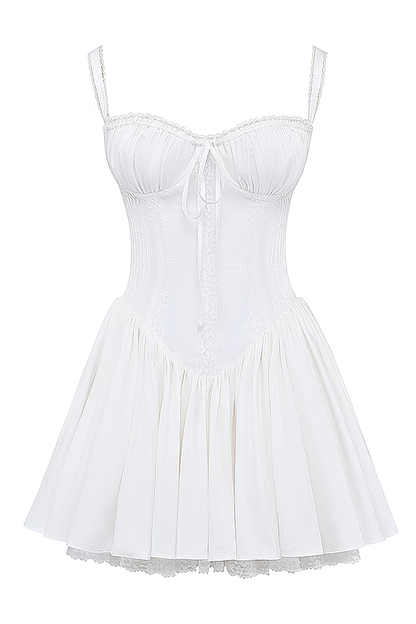 Robe corsetée féminine avec bretelles et détails volants