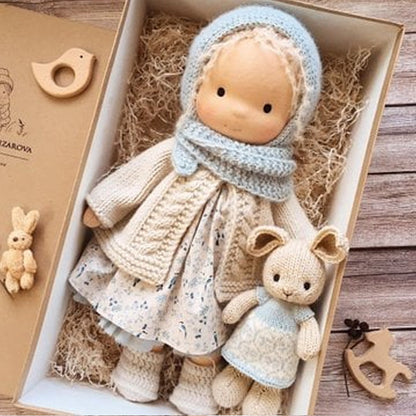 Poupée en peluche avec accessoires de qualité