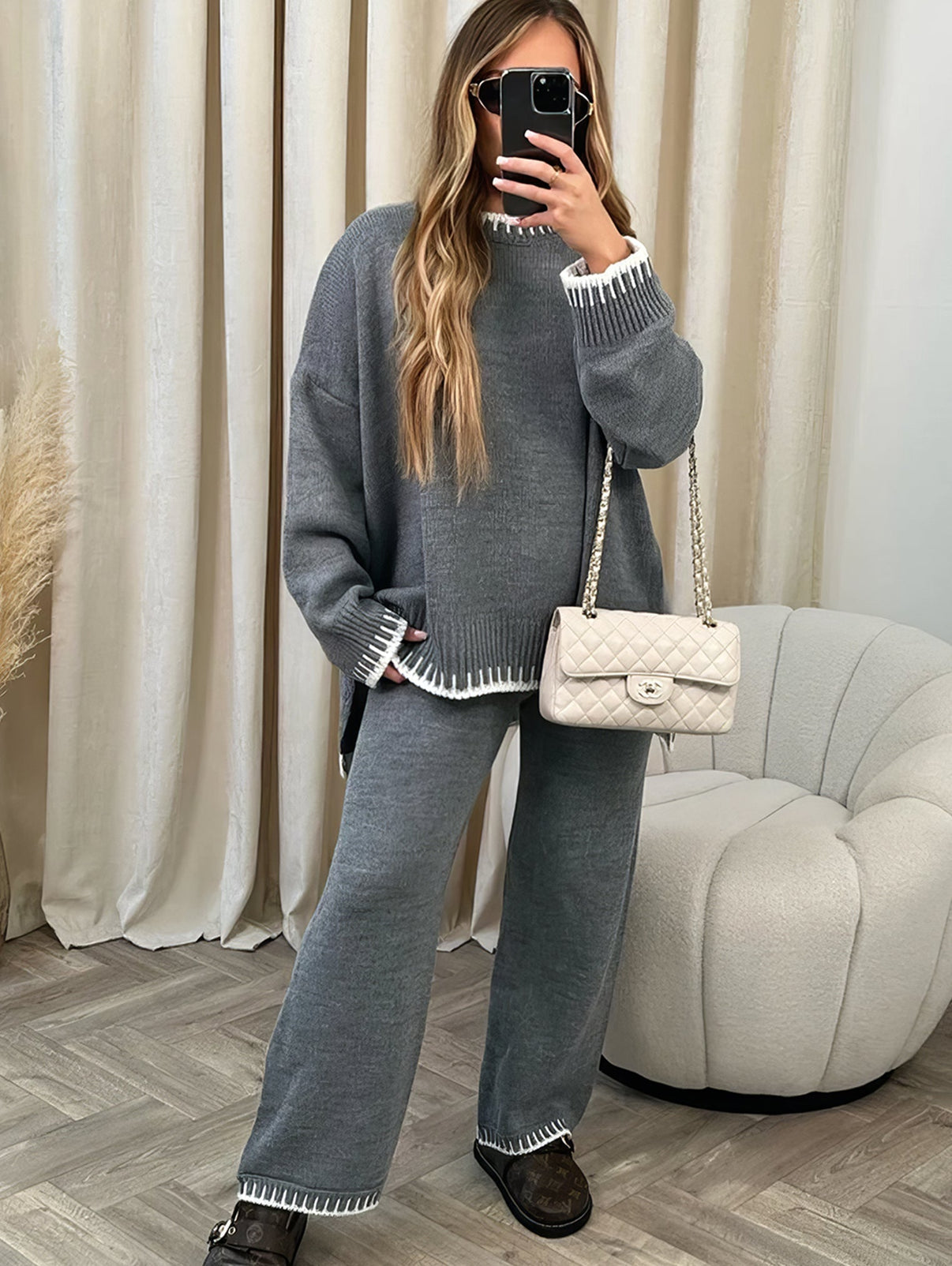 Tenue Hiver Femme : Pull et Pantalon Chauds en Olive avec Sac Beige