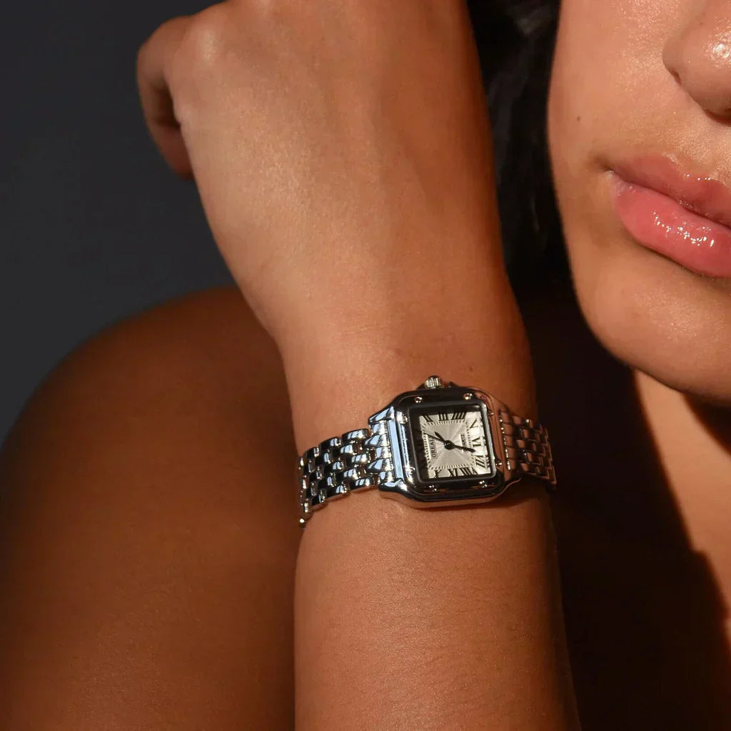 Montre Femme Carrée Design Élégant et Moderne