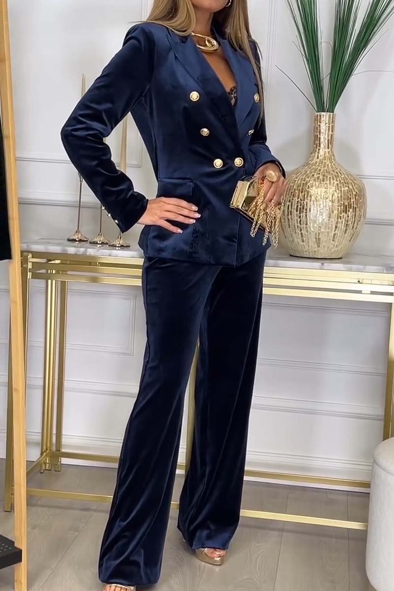Costume Femme Velours Doux et Élégant