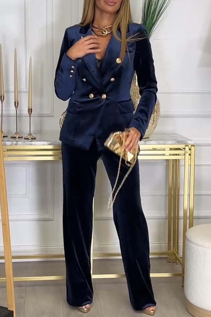 Costume Femme Velours Doux et Élégant - PanierRoyale