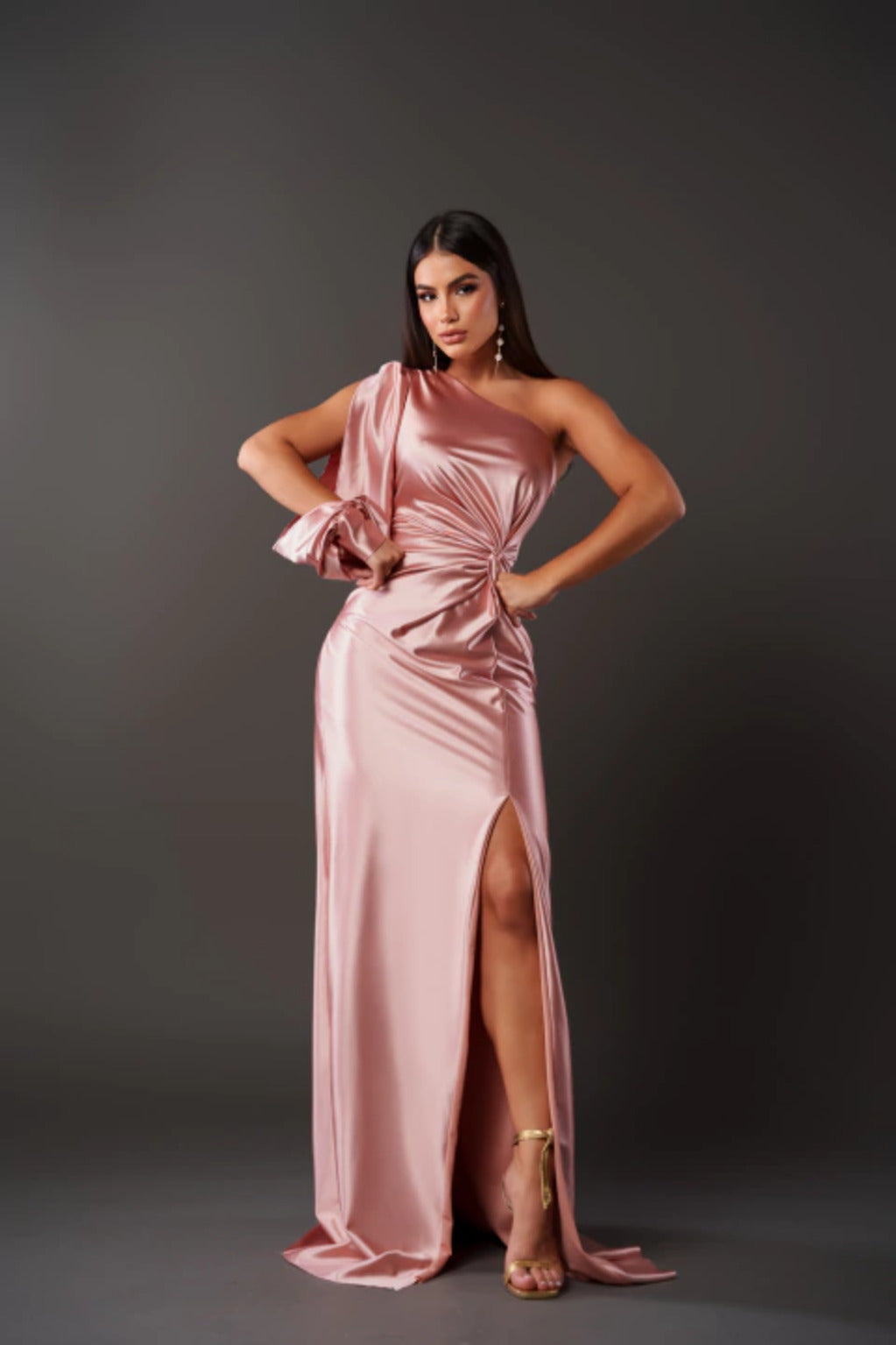 Robe de Soirée Longue Féminine en Asymétrique