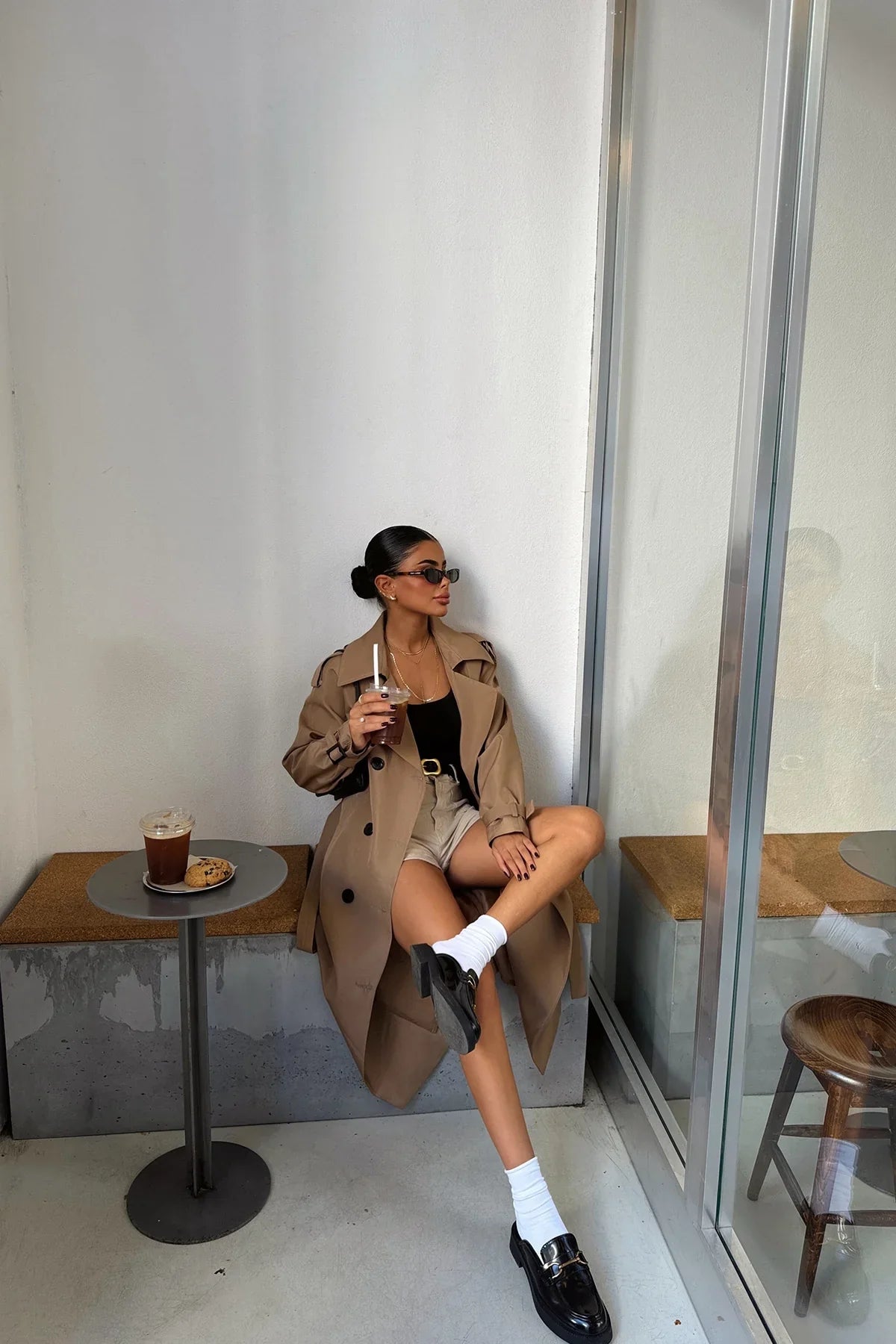 Trenchcoat femme élégant en cuir brun - BerlinGlamour