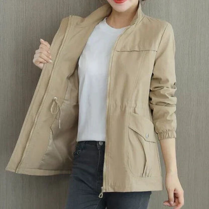 Veste femme coupe-vent légère et élégante
