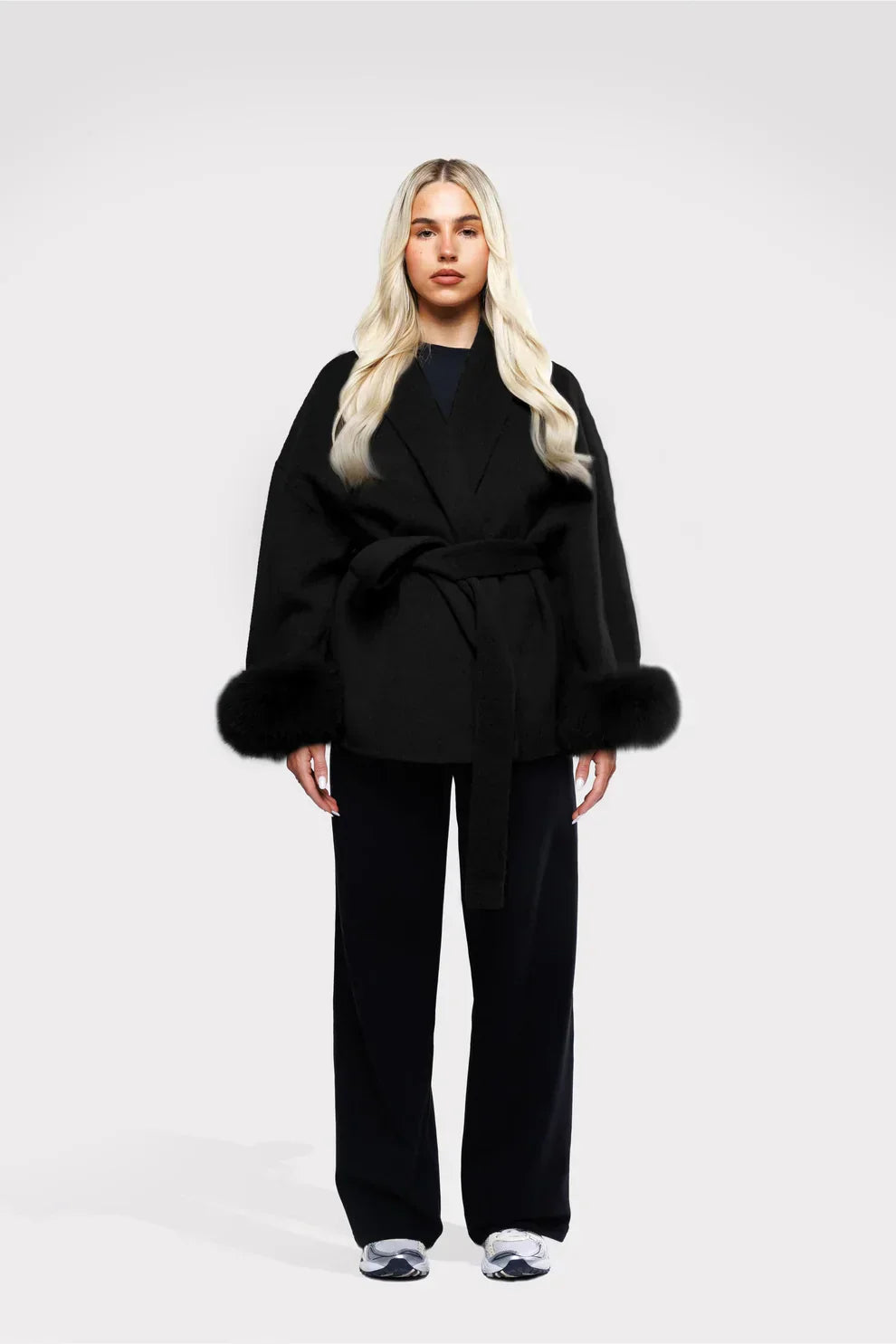 Manteau Femme Hiver Chic avec Fourrure Artificielle et Ceinture Élégante