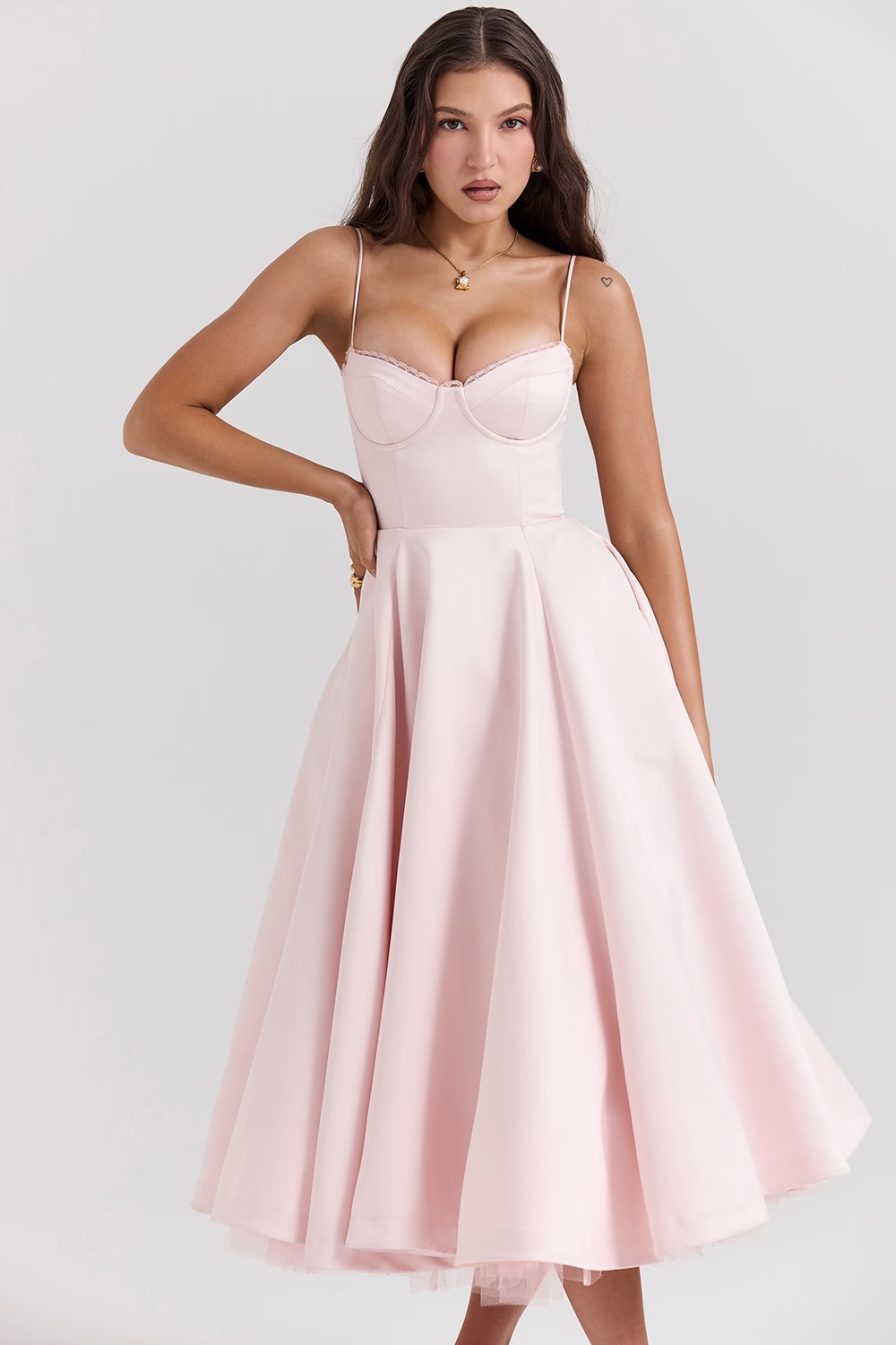 Robe Mi-Longueur Élégante avec Bretelles Réglables - PanierRoyale