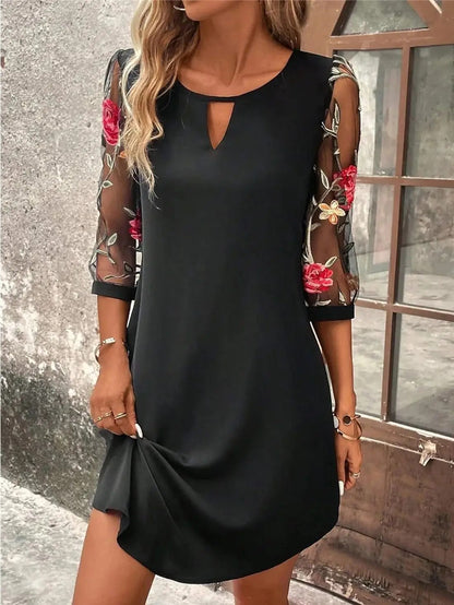Robe Femme Légère Manches Brodées Transparentes Col Goutte - PanierRoyale