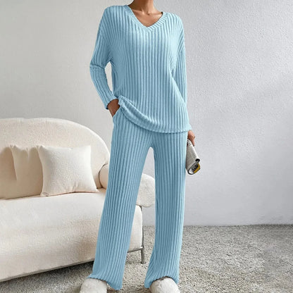 Ensemble Femme Tricot Élégant VDécolleté et Détente