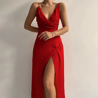 Robe de Soirée Élégante - Décolleté Profond, Taille Cintrée, Bretelles Délicates