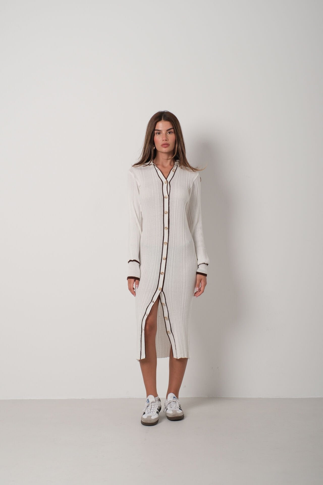Robe Tricotée Femme Boutons Contraste Élégante