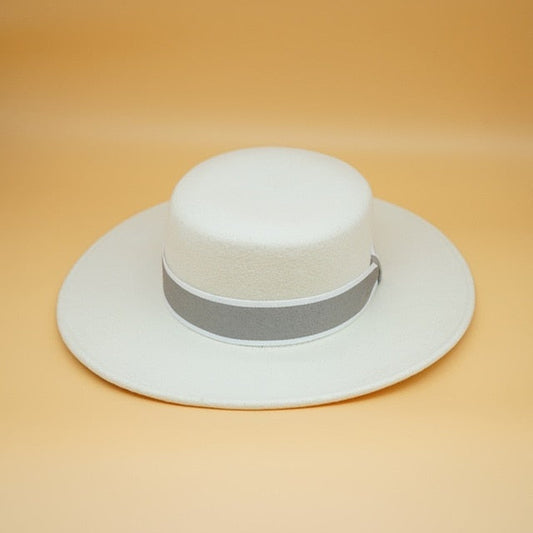 Chapeau Femme Élégant avec Fleurs Délicates - PanierRoyale
