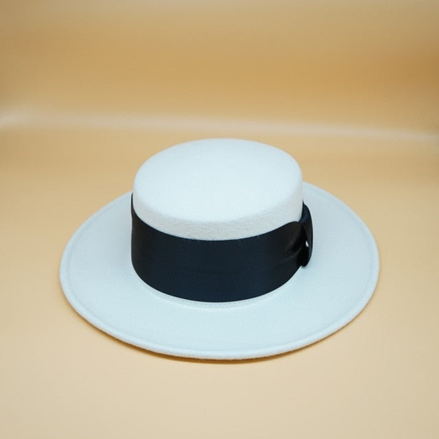Chapeau Femme Élégant avec Fleurs Délicates